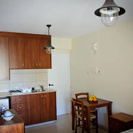 Estia Vasilis Manoli *