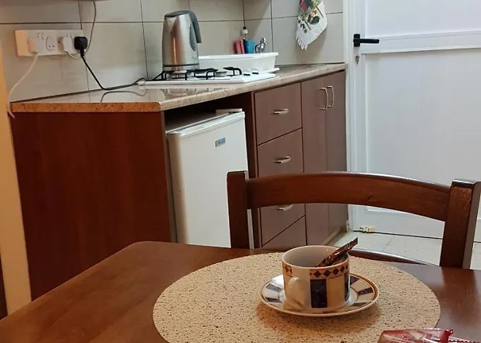 Estia Vasilis Manoli *